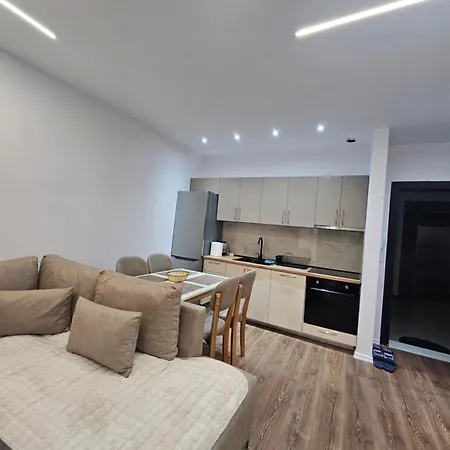 Univers 公寓 地拉那