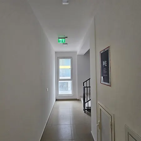 Univers Apartment *