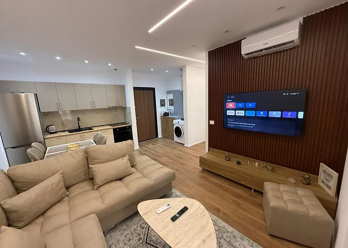 Univers * טיראנה