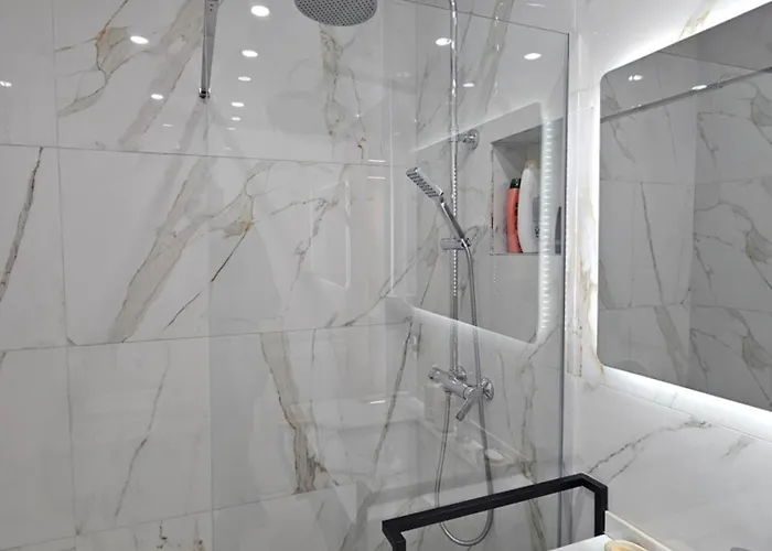 Univers טיראנה